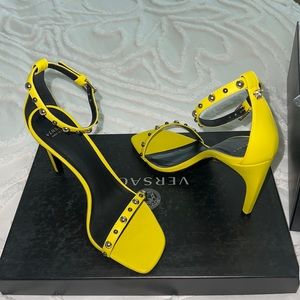 Beautiful brand new lime yellow heels from Versace
